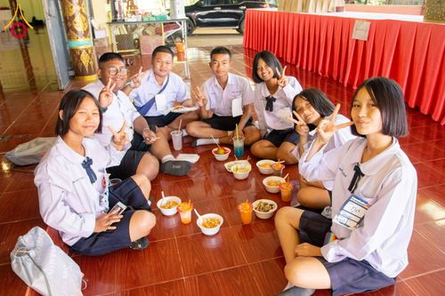 ภาพ No.184181:กิจกรรมวันรวมพลังเด็กดี V-Star จังหวัดตาก ประจำปี 2567  วันที่ 6 ธันวาคม พ.ศ. 2567 ณ วัดดอนเจดีย์ อ.พบพระ จ.ตาก