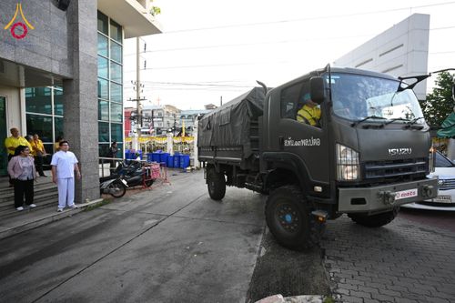 ภาพ No.159403:วัดพระธรรมกาย มูลนิธิธรรมกาย คณะศิษยานุศิษย์ฯ มอบถุงยังชีพ ข้าวสารอาหารแห้ง สมทบศูนย์รับบริจาคช่วยเหลือ ผู้ประสบภัยภาคเหนือ จังหวัดปทุมธานี มอบชุดอาหารปรุงสุกใหม่ ส่งแรงใจแก่เจ้าหน้าที่ผู้ปฏิบัติงาน และจิตอาสา วันที่ 27 กันยายน พ.ศ. 2567