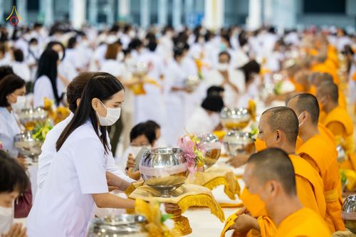 ภาพ No.76646:พิธีถวายโคมมาฆประทีป น้อมถวายเป็นพุทธบูชา แด่คณะพระภิกษุ สามเณร วัดพระธรรมกาย วันที่ 25 กุมภาพันธ์ พ.ศ. 2566