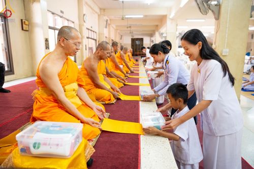 ภาพ No.101143:พิธีอุปสมบทหมู่ ในโครงการอุปสมบทบูชาธรรม มหาปูชนียาจารย์ พ.ศ. 2566 ณ วัดท่าเกวียน อำเภอพนมสารคาม จังหวัดฉะเชิงเทรา วันที่ 5 ธันวาคม พ.ศ. 2566