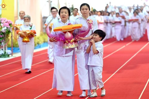 ภาพ No.277489:วันอาทิตย์ต้นเดือนที่ 7 ธันวาคม พ.ศ.2568 พิธีทอดผ้าป่าต้นสมบัติจักรพรรดิ ณ สภาธรรมกายสากล วัดพระธรรมกาย