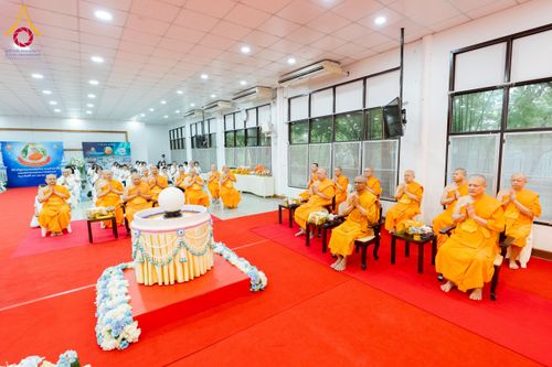 ภาพ No.221382:วันอาทิตย์ที่ 27 เมษายน พ.ศ. 2568 พิธีเจริญพระพุทธมนต์สมโภชดวงแก้วธรรมชัย เนื่องในโอกาสบูชาธรรม 81 ปีหลวงพ่อธัมมชโย อัญเชิญประดิษฐานเนื่องในโอกาสสถาปนาวัดพระธรรมกายไอซ์แลนด์ ณ อาคารปลูกศรัทธา 1 วัดพระธรรมกาย อำเภอคลองหลวง จังหวัดปทุมธานี