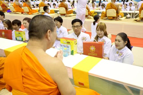 ภาพ No.236354:วันที่ 3 สิงหาคม พ.ศ. 2568 พิธีถวายมหาสังฆทานคณะสงฆ์ 2,000 กว่าวัดทั่วประเทศ ปีที่ 25 , พิธีถวายไทยธรรมคณะสงฆ์ 323 วัด 4 จังหวัดชายแดนภาคใต้ ณ วัดพระธรรมกาย