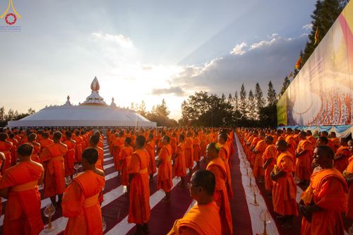 ภาพ No.192651:พิธีจุดประทีปถวายเป็นพุทธบูชา และบูชาธรรมมหาปูชนียาจารย์ ณ อนุสรณ์สถานคลองบางนางแท่น อ.สามพราน จ.นครปฐม ในโครงการธรรมยาตรา กตัญญูบูชา มหาปูชนียาจารย์ พระมงคลเทพมุนี(สด จนฺทสโร) พระผู้ปราบมาร อนุสรณ์สถาน 7 แห่ง ปีที่ 13 วันที่ 10 มกราคม พ.ศ. 2568