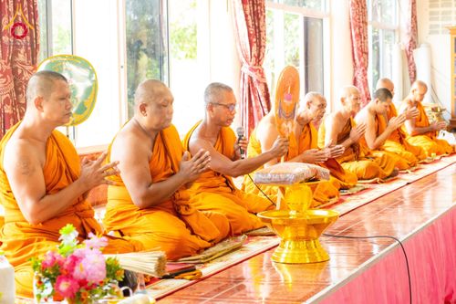 ภาพ No.171713:พิธีทอดกฐิน ณ วัดมหาโพธิ์ จ.ลพบุรี ในโครงการกฐินสามัคคีทั่วไทย 30,000 วัด บูชาธรรม 80 ปี หลวงพ่อธัมมชโย โดยคณะศิษยานุศิษย์วัดพระธรรมกาย วันที่ 27 ตุลาคม พ.ศ. 2567