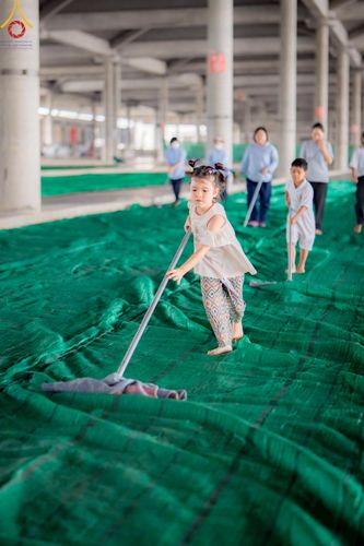 ภาพ No.219081:วันที่ 19-21 เมษายน พ.ศ. 2568 การเตรียมงานในลานธรรม , วิหารคด เพื่องานวันคุ้มครองโลก 22 เมษายน พ.ศ. 2568