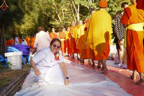 ภาพ No.105009:พิธีตักบาตรพระ ๑,๐๐๐ รูป ฉลองเมืองลำปาง ๑,๓๔๓ ปี วันเสาร์ที่ ๓๐ ธันวาคม พ.ศ. ๒๕๖๖ ณ ศูนย์ปฏิบัติธรรมลำปาง อำเภอเมือง จังหวัดลำปาง