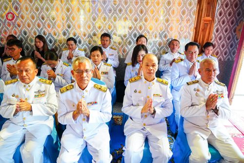 ภาพ No.146700:พิธีต้อนรับสัญญาบัตร พัดยศ ผ้าไตร ในโอกาสที่พระบาทสมเด็จพระเจ้าอยู่หัว ทรงพระกรุณาโปรดพระราชทานสัญญาบัตรตั้งสมณศักดิ์ พระวิมลศาสนวิเทศ (สำรวจ กมโล) เจ้าอาวาสวัดไทยนอร์เวย์ เป็นพระราชาคณะชั้นราช ในราชทินนามที่ “พระราชวชิรศาสนวิเทศ”