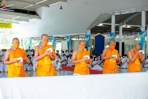 ภาพ No.85016:พิธีเจริญพระพุทธมนต์และพิธีสักการะ รูปเหมือนพระมงคลเทพมุนี (สด จนฺทสโร) ในวันที่ 5 สิงหาคม พ.ศ. 2566 ณ วัดพระธรรมกาย จ.ปทุมธานี เพื่ออัญเชิญประดิษฐาน  ณ วิหารพระมงคลเทพุนี (สด จนฺทสโร) ศูนย์ปฏิบัติธรรมภาคใต้ อ.บางกล่ำ จ.สงขลา