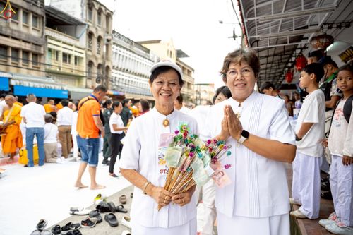 ภาพ No.245830:วันที่ 13-14 กันยายน พ.ศ. 2568 เจ้าหน้าที่ทุกสถานะ ทุกส่วนงาน ร่วมแรงร่วมใจ ปฏิบัติหน้าที่ เตรียมงาน เก็บงาน ตักบาตรพระ 555 รูป อ.เบตง จยะลา