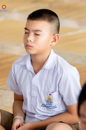 ภาพ No.200501:พิธีทอดผ้าป่าทำนุบำรุงศาสนสถาน ณ วัดรางกำหยาด ตำบลบางภาษี อำเภอบางเลน จังหวัดนครปฐม ในโครงการธรรมยาตรา กตัญญูบูชา มหาปูชนียาจารย์ พระมงคลเทพมุนี(สด จนฺทสโร) พระผู้ปราบมาร อนุสรณ์สถาน 7 แห่ง ปีที่ 13 วันที่ 22 มกราคม พ.ศ. 2568