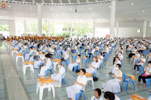 ภาพ No.229685:วันที่ 25 มิถุนายน พ.ศ. 2568 (แรม 15 ค่ำ เดือน 7) พิธีบุพเปตพลี ครั้งที่ 166 ร่วมอุทิศบุญแด่หมู่ญาติที่ล่วงลับไปแล้ว และสืบทอดอายุพระพุทธศาสนา ณ หอฉันคุณยายอาจารย์ฯ วัดพระธรรมกาย