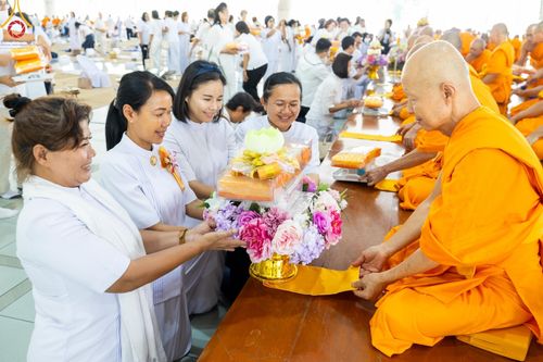 ภาพ No.174651:พิธีถวายภัตตาหารเมนูสวรรค์ เพื่อการบรรลุธรรม ณ หอฉันคุณยายอาจารย์ฯ วัดพระธรรมกาย วันที่ 23 พฤศจิกายน พ.ศ. 2567