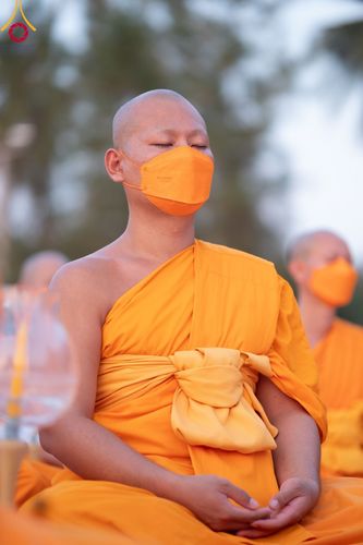 ภาพ No.109581:พิธีจุดประทีปถวายเป็นพุทธบูชา และบูชาธรรมมหาปูชนียาจารย์ วันที่ 10 มกราคม พ.ศ. 2567 ณ อนุสรณ์สถานคลองบางนางแท่น อ.สามพราน จ.นครปฐม