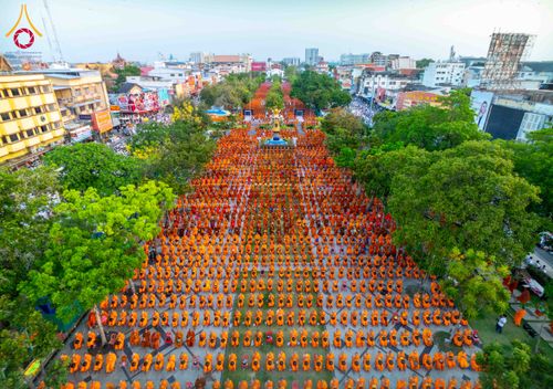 ภาพ No.312725:วันอาทิตย์ที่ 8 มีนาคม พ.ศ.2569 ทำบุญเมืองนครราชสีมา 558 ปี ตักบาตรพระ 10,000 รูป (ภาพชุดที่ 2)