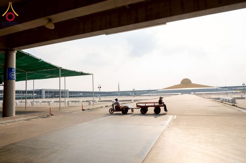 ภาพ No.217631:วันที่ 2-14 เมษายน พ.ศ. 2568 เจ้าหน้าที่เตรียมงานวันคุ้มครองโลก ชุดที่ 1 วัดพระธรรมกาย จ.ปทุมธานี