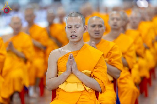 ภาพ No.258135:วันอาทิตย์ที่ 5 ตุลาคม พ.ศ. 2568 พิธีบูชาข้าวพระ ณ สภาธรรมกายสากล วัดพระธรรมกาย