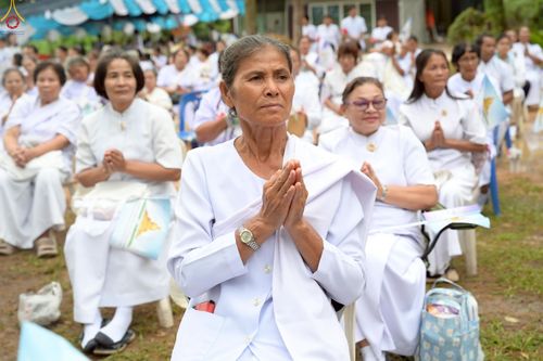 ภาพ No.238353:วันเสาร์ที่ 9 สิงหาคม พ.ศ. 2568 พิธีกลั่นแผ่นดิน โปรยทราย และจุดประทีปถวายเป็นพุทธบูชา จ.ระยอง สถาปนาองค์พระเจดีย์เพื่อสร้างสันติภาพโลก ณ ศูนย์ปฏิบัติธรรมระยอง(บ้านช่องลม) ต.บางบุตร อ.บ้านค่าย จ.ระยอง