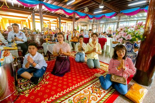 ภาพ No.165224:พิธีทอดกฐิน ณ วัดอินทโชติสังฆโพธิ์ธาราม อ.พนมสารคาม จ.ฉะเชิงเทรา ในโครงการกฐินสามัคคีทั่วไทย 30,000 วัด บูชาธรรม 80 ปี หลวงพ่อธัมมชโย โดยคณะศิษยานุศิษย์วัดพระธรรมกาย วันที่ 20 ตุลาคม พ.ศ. 2567