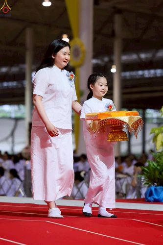 ภาพ No.243934:วันอาทิตย์ที่ 7 กันยายน พ.ศ. 2568 พิธีทอดผ้าป่าสมทบกฐินวัดพระธรรมกาย และสมทบกฐิน 30,000 วัดทั่วไทย ครั้งที่ 2 ณ ห้องแก้วสารพัดนึก 1 วัดพระธรรมกาย