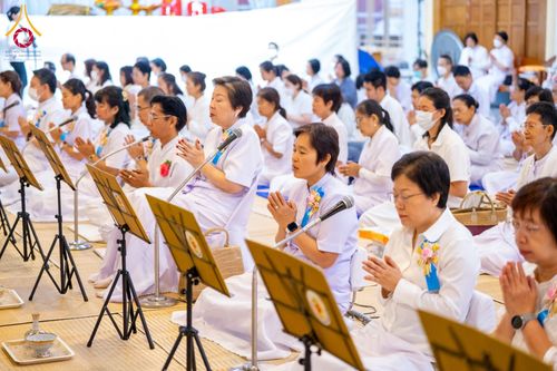 ภาพ No.196924:พิธีถวายภัตตาหารเป็นสังฆทาน แด่พระธรรมยาตรา ณ วัดโบสถ์(บน) ตำบลบางคูเวียง อำเภอบางกรวย จังหวัดนนทบุรี ในโครงการธรรมยาตรา กตัญญูบูชา มหาปูชนียาจารย์ พระมงคลเทพมุนี(สด จนฺทสโร) พระผู้ปราบมาร อนุสรณ์สถาน 7 แห่ง ปีที่ 13 วันที่ 18 มกราคม พ.ศ. 2568