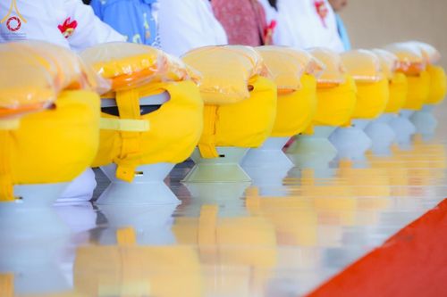 ภาพ No.186464:พิธีตัดปอย ปลงผม เวียนประทักษิณ  มอบบาตรผ้าไตร ขอขมาผู้ปกครอง และพิธีบรรพชาอุปสมบท  โครงการอุปสมบทหมู่บูชาธรรมมหาปูชนียาจารย์  ประจำปี 2567 ณ ศูนย์ปฏิบัติธรรมภาคใต้และวัดคงคาเลียบ อ.บางกล่ำ จ.สงขลา วันอาทิตย์ที่ 8 ธันวาคม พ.ศ. 2567