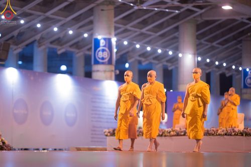 ภาพ No.67893:พิธีเจริญพระพุทธมนต์ จุดประทีปถวายเป็นพุทธบูชา และพิธีฉลองชัยสวดมนต์บทธรรมจักร 4,990,000,082 จบ เนื่องในวาระอายุวัฒนมงคลครบ 82 ปี หลวงพ่อทัตตชีโว ณ พระมหาธรรมกายเจดีย์ วัดพระธรรมกาย จ.ปทุมธานี วันพุธที่ 21 ธันวาคม พ.ศ. 2565