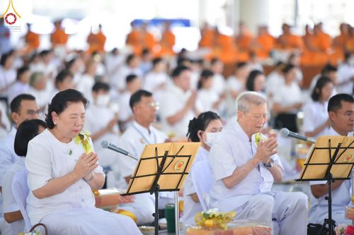 ภาพ No.147756:พิธีถวายภัตตาหารเมนูสวรรค์ ในพรรษาแห่งการเข้าถึงธรรม วันเสาร์ที่ 10 สิงหาคม พ.ศ. 2567 ณ หอฉันคุณยายอาจารย์ฯ วัดพระธรรมกาย