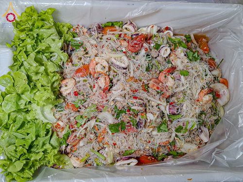 ภาพ No.198333:พิธีถวายภัตตาหารเป็นสังฆทาน แด่พระธรรมยาตรา ณ อนุสรณ์สถานบางปลา วัดบางปลา อำเภอบางเลน จังหวัดนครปฐม ในโครงการธรรมยาตรา กตัญญูบูชา มหาปูชนียาจารย์ พระมงคลเทพมุนี(สด จนฺทสโร) พระผู้ปราบมาร อนุสรณ์สถาน 7 แห่ง ปีที่ 13 วันที่ 20 มกราคม พ.ศ. 2568