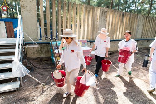 ภาพ No.107652:V.4 ทุ่มใจ การเตรียมงาน เก็บงาน การรับบุญของเจ้าหน้าที่หน่วยงานต่างๆ เพื่อโครงการธรรมยาตรา กตัญญูบูชามหาปูชนียาจารย์ พระมงคลเทพมุนี (สด จนฺทสโร) พระผู้ปราบมาร อนุสรณ์สถาน 7 แห่ง ปีที่ 12 ระหว่างวันที่ 2 - 31 มกราคม พ.ศ.2567