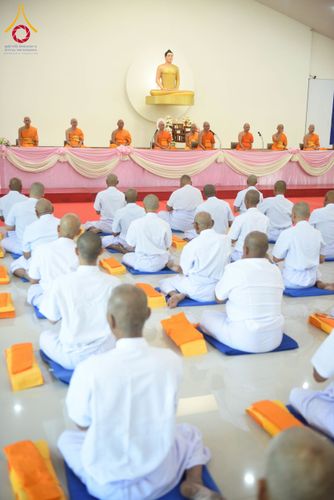 ภาพ No.278103:วันเสาร์ที่ 6 ธันวาคม พ.ศ. 2568 พิธีเวียนประทักษิณ ขอขมามอบผ้าไตร บรรพชาอุปสมบทหมู่ธรรมทายาท จำนวน 53 รูป โครงการอุปสมบทหมู่ รุ่นบูชาธรรมมหาปูชนียาจารย์ ประจำปี 2568 จังหวัดสระบุรี