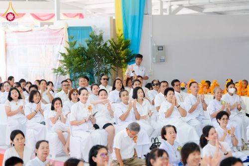 ภาพ No.174032:พิธีทอดกฐิน ศูนย์เบญจธรรม จ.ปทุมธานี ในโครงการกฐินสามัคคีทั่วไทย 30,000 วัด บูชาธรรม 80 ปี หลวงพ่อธัมมชโย โดยคณะศิษยานุศิษย์วัดพระธรรมกาย วันที่ 11 พฤศจิกายน พ.ศ. 2567