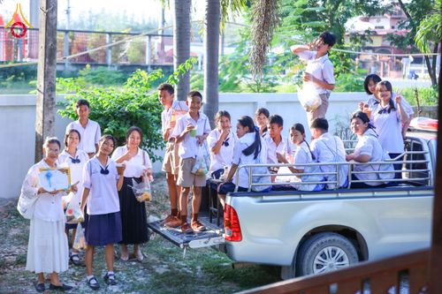 ภาพ No.180160:กิจกรรมวันรวมพลังเด็กดี V-Star ผู้นำฟื้นฟูศีลธรรมโลก ประจำปีพุทธศักราช 2567 จังหวัดสุโขทัย เพื่อรวมพลังสร้างความดี นั่งสมาธิภาวนาถวายเป็นพุทธบูชา และเพื่อส่งเสริมการเรียนรู้พระพุทธศาสนา วันที่ 3 ธันวาคม พ.ศ. 2567