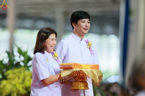 ภาพ No.150103:พิธีทอดผ้าป่าสมทบกฐินวัดพระธรรมกาย และสมทบกฐิน 30,000 วัดทั่วไทย ครั้งที่ 1 เนื่องในวันธรรมชัย 27 สิงหาคม พ.ศ.2567 ณ สภาธรรมกายสากล วัดพระธรรมกาย