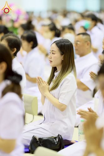 ภาพ No.232027:วันอาทิตย์ที่ 6 กรกฏาคม พ.ศ. 2568 พิธีตักบาตร ข้าวสารอาหารแห้ง  พิธีบูชาข้าวพระ สัมมนาพิเศษราชเหล็ก ณ สภาธรรมกายสากล วัดพระธรรมกาย