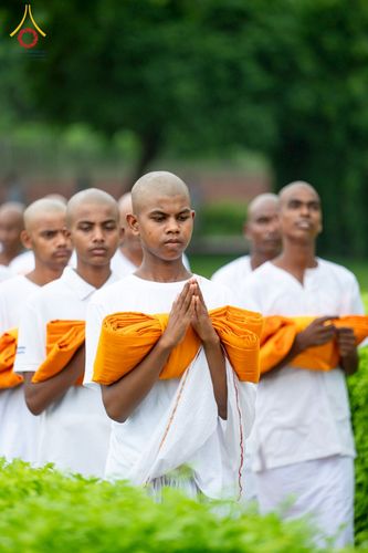 ภาพ No.231050:วันที่ 1 กรกฎาคม พ.ศ. 2568 โครงการบรรพชาสามเณร 300 รูป ถวายเป็นพุทธบูชา  วันอาสาฬหบูชา ณ จุดกำเนิดพระรัตนตรัย  ต้นแหล่งธัมมจักกัปปวัตตนสูตร เมืองพาราณสี  สารนาถ ประเทศอินเดีย