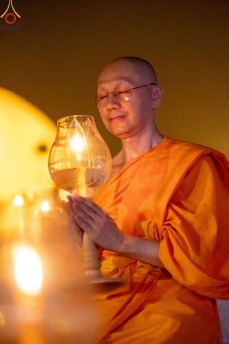 ภาพ No.125022:พิธีเวียนประทักษิณและจุดมาฆประทีป (ชุดที่ 2) ในวันมาฆบูชา เสาร์ที่ 24 กุมภาพันธ์ พ.ศ. 2567 ณ พระมหาธรรมกายเจดีย์ วัดพระธรรมกาย