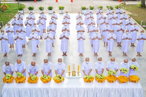 ภาพ No.141340:พิธีบรรพชาอุปสมบท โครงการอุปสมบทหมู่รุ่นผู้บริหาร รุ่นที่ 14 โครงการอุปสมบทหมู่ธรรมทายาท ระดับอุดมศึกษา รุ่นที่ 51 ภาคฤดูฝน ณ โบสถ์พระไตรปิฎก วัดพระธรรมกาย ในวันเสาร์ที่ 15 มิถุนายน พ.ศ. 2567