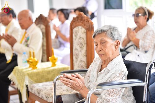 ภาพ No.152504:พิธียกฉัตรขาว 5 ชั้น กางกั้นถวายองค์พระประธาน อาคารปฏิบัติธรรมวัดสายสุวพรรณ ต.คลองสี่ อ.คลองหลวง จ.ปทุมธานี วันเสาร์ที่ 7 กันยายน พ.ศ. 2567