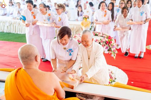 ภาพ No.259319:วันอาทิตย์ที่ 12 ตุลาคม พ.ศ. 2568 พิธีทอดกฐินบรมจักรพรรดิ สร้างอุโบสถ 82 ปี บูชาธรรมหลวงพ่อธัมมชโย ณ วัดพระธรรมกายแคลิฟอร์เนีย ประเทศสหรัฐอเมริกา 