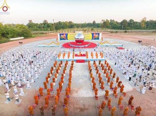 ภาพ No.174527:พิธีประดิษฐานดวงแก้วบรมเศรษฐี นาคีพ่นสมบัติใหญ่ ลานเอนกประสงค์พญานาค 4 ตระกูล วันที่ 15 พฤศจิกายน พ.ศ. 2567 ณ พุทธอุทยานนานาชาติ จ.หนองคาย