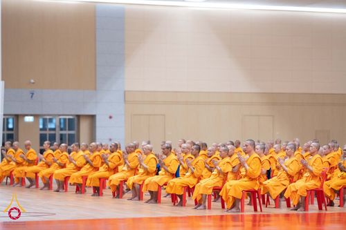 ภาพ No.146032:พิธีเจริญพระพุทธมนต์ ปฏิบัติธรรมเจริญสมาธิภาวนา เพื่อถวายเป็นพระราชกุศล แด่พระบาทสมเด็จพระเจ้าอยู่หัว เนื่องในโอกาสพระราชพิธีมหามงคล เฉลิมพระชนมพรรษา 6 รอบ 28 กรกฎาคม 2567 วันอาทิตย์ที่ 28 กรกฎาคม พ.ศ. 2567  ณ ห้องแก้วสารพัดนึก 2 สภาธรรมกายสากล