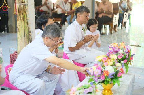 ภาพ No.168887:พิธีทอดกฐิน ณ วัดบ้านน้ำอ้อม จ.บุรีรัมย์ ในโครงการกฐินสามัคคีทั่วไทย 30,000 วัด บูชาธรรม 80 ปี หลวงพ่อธัมมชโย โดยคณะศิษยานุศิษย์วัดพระธรรมกาย วันที่ 23 ตุลาคม พ.ศ. 2567