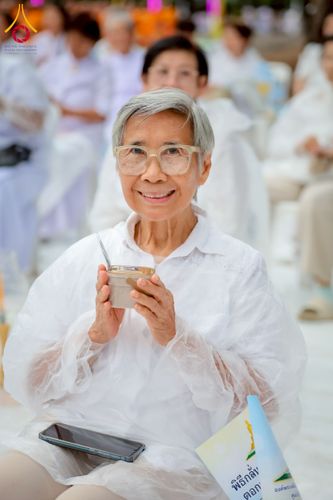 ภาพ No.261892:วันที่ 14 ตุลาคม พ.ศ. 2568 พิธีกลั่นแผ่นดิน โปรยทรายตอกเสาเข็มมหามงคลต้นแรก  สร้างองค์พระเจดีย์และจุดประทีปถวายเป็นพุทธบูชา ณ ศูนย์ปฏิบัติธรรมชัยนาท ต.ธรรมามูล อ.ชัยนาท จ.ชัยนาท