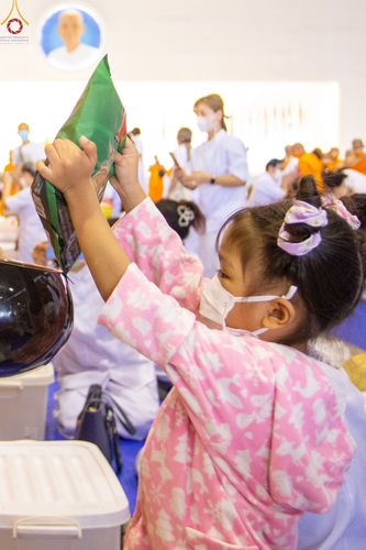 ภาพ No.75563:วัดพระธรรมกายจัด งานบุญวันอาทิตย์ต้นเดือน  มีกิจกรรมดังนี้ พิธีตักบาตร, พิธีบูชาข้าวพระ พระธรรมยาตรารับประกาศนียบัตร โครงการธรรมยาตราฯ ปีที่ 11 ในวันที่ 5 กุมภาพันธ์ พ.ศ. 2566 ณ วัดพระธรรมกาย อ.คลองหลวง จ.ปทุมธานี