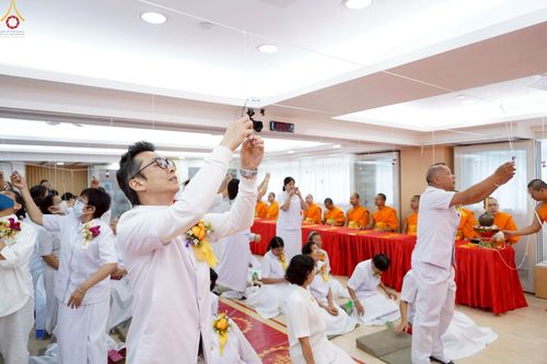 ภาพ No.233689:วันอาทิตย์ที่ 6 กรกฎาคม พ.ศ.2568 พิธีสมโภช 15 ปี วัดพระธรรมกายเกาลูน และพิธีมุทิตาสักการะเปรียญธรรม 9 ประโยค ณ วัดพระธรรมกายเกาลูน เขตปกครองพิเศษฮ่องกง สาธารณรัฐประชาชนจีน