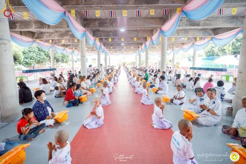 ภาพ No.215960:วันพฤหัสบดีที่ 3 เมษายน พ.ศ. 2568 พิธีบรรพชาสามเณร ภาคฤดูร้อน รุ่นที่ 15  บูชาธรรมหลวงพ่อธัมมชโย 81 ปี 81 รูป ณ ศูนย์ปฏิบัติธรรมสวนผึ้ง จ.ราชบุรี