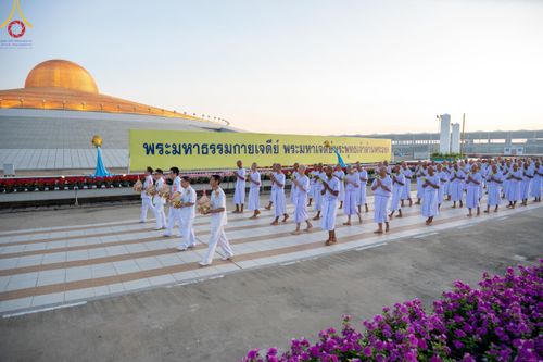 ภาพ No.180546:พิธีบรรพชาอุปสมบท โครงการอุปสมบทบูชาธรรมมหาปูชนียาจารย์ ประจำปีพุทธศักราช 2567 วันเสาร์ที่ 7 ธันวาคมพ.ศ. 2567 ณ วัดพระธรรมกาย จ.ปทุมธานี