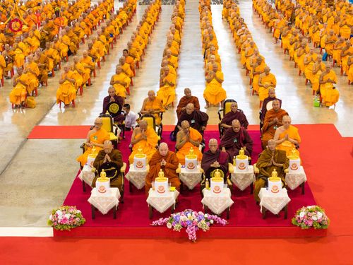 ภาพ No.59955:พิธีเจริญพระพุทธมนต์ "ฉลองอายุวัฒนมงคล 80 ปี หลวงพ่อธัมมชโย" พิธีถวายไทยธรรม คณะสงฆ์ 10,000 กว่าวัดทั่วประเทศ ในวันคุ้มครองโลก วันจันทร์ที่ 22 เมษายน พ.ศ. 2567 ณ สภาธรรมกายสากล วัดพระธรรมกาย จ.ปทุมธานี