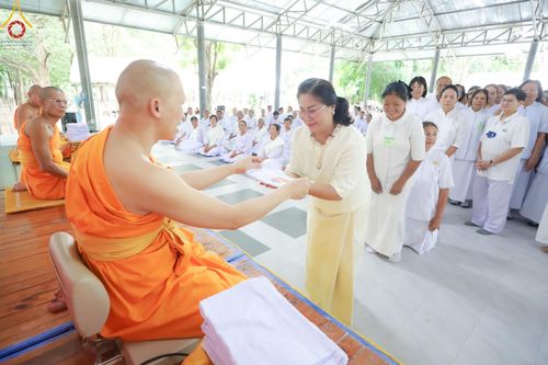 ภาพ No.158281:โครงการอบรมอุบาสก อุบาสิกาแก้ว  ตัวแทนทอดกฐิน 30,000 วัด ทั่วไทย บูชาธรรม 80 ปี หลวงพ่อธัมมชโย ระหว่างวันที่ 20-22 กันยายน พ.ศ. 2567 ณ จังหวัดบุรีรัมย์ รุ่นที่ 3